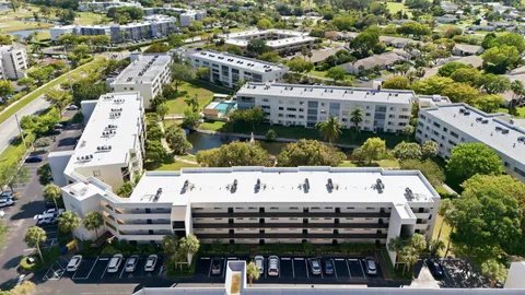 $209,500 | 3138 Via Poinciana, Unit 306, Lake Worth, FL 33467