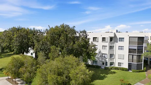 $209,500 | 3138 Via Poinciana, Unit 306, Lake Worth, FL 33467