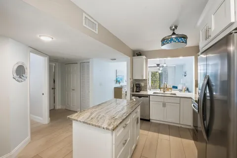 $209,500 | 3138 Via Poinciana, Unit 306, Lake Worth, FL 33467