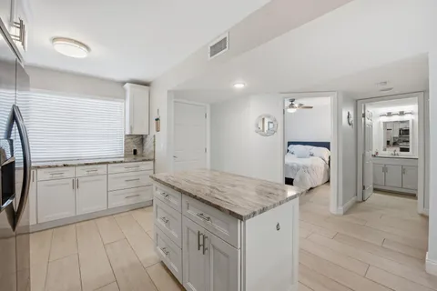$209,500 | 3138 Via Poinciana, Unit 306, Lake Worth, FL 33467