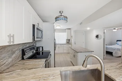 $209,500 | 3138 Via Poinciana, Unit 306, Lake Worth, FL 33467