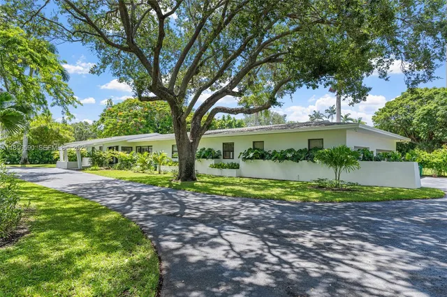$3,499,000 | 6220 Southwest 123rd Terrace, Pinecrest, FL 33156