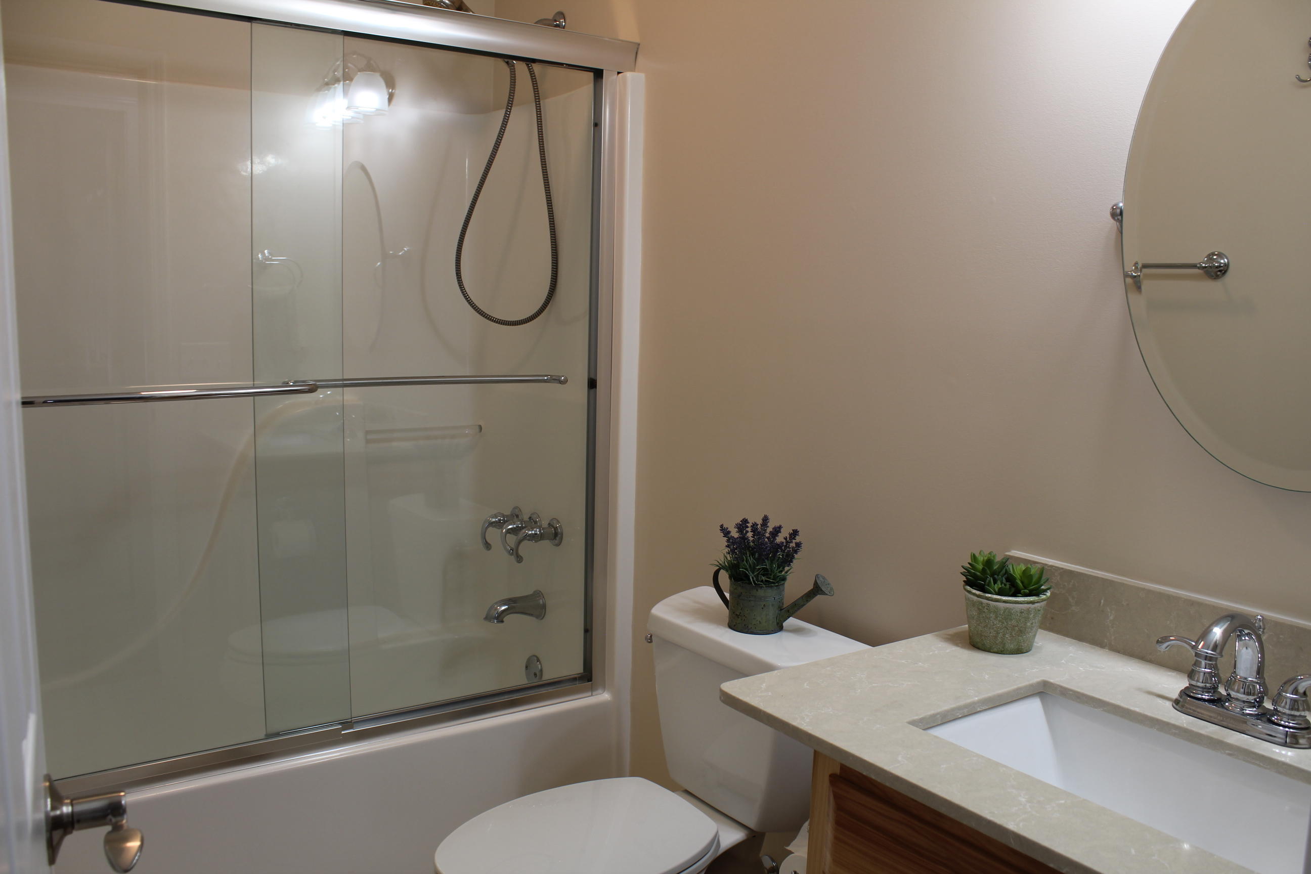 911 Goosepond Road Monterey, TN 38574 - Photo 19 of 25 Guest Bath new quartz top