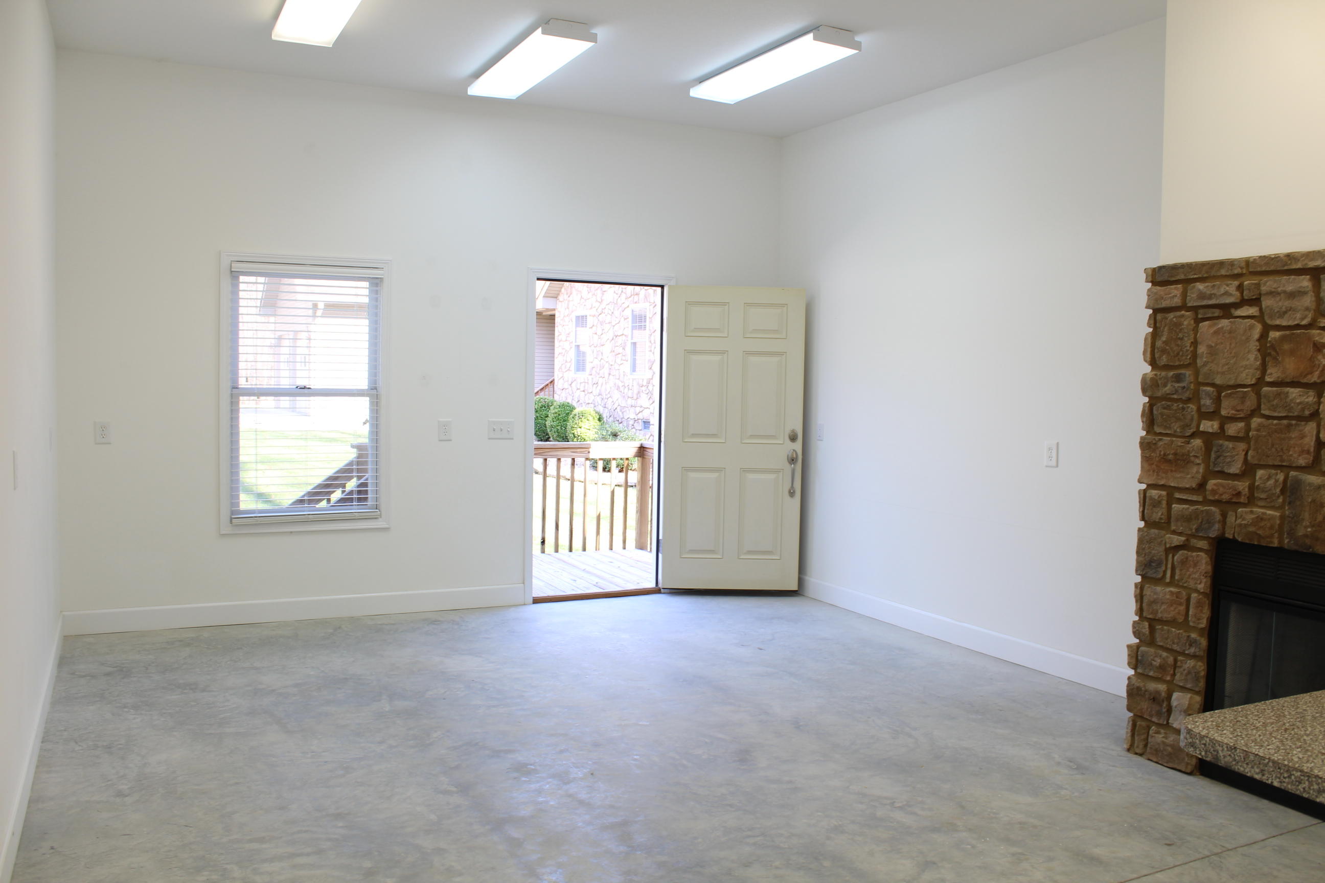 911 Goosepond Road Monterey, TN 38574 - Photo 23 of 25 Workshop/Bonus room view 2