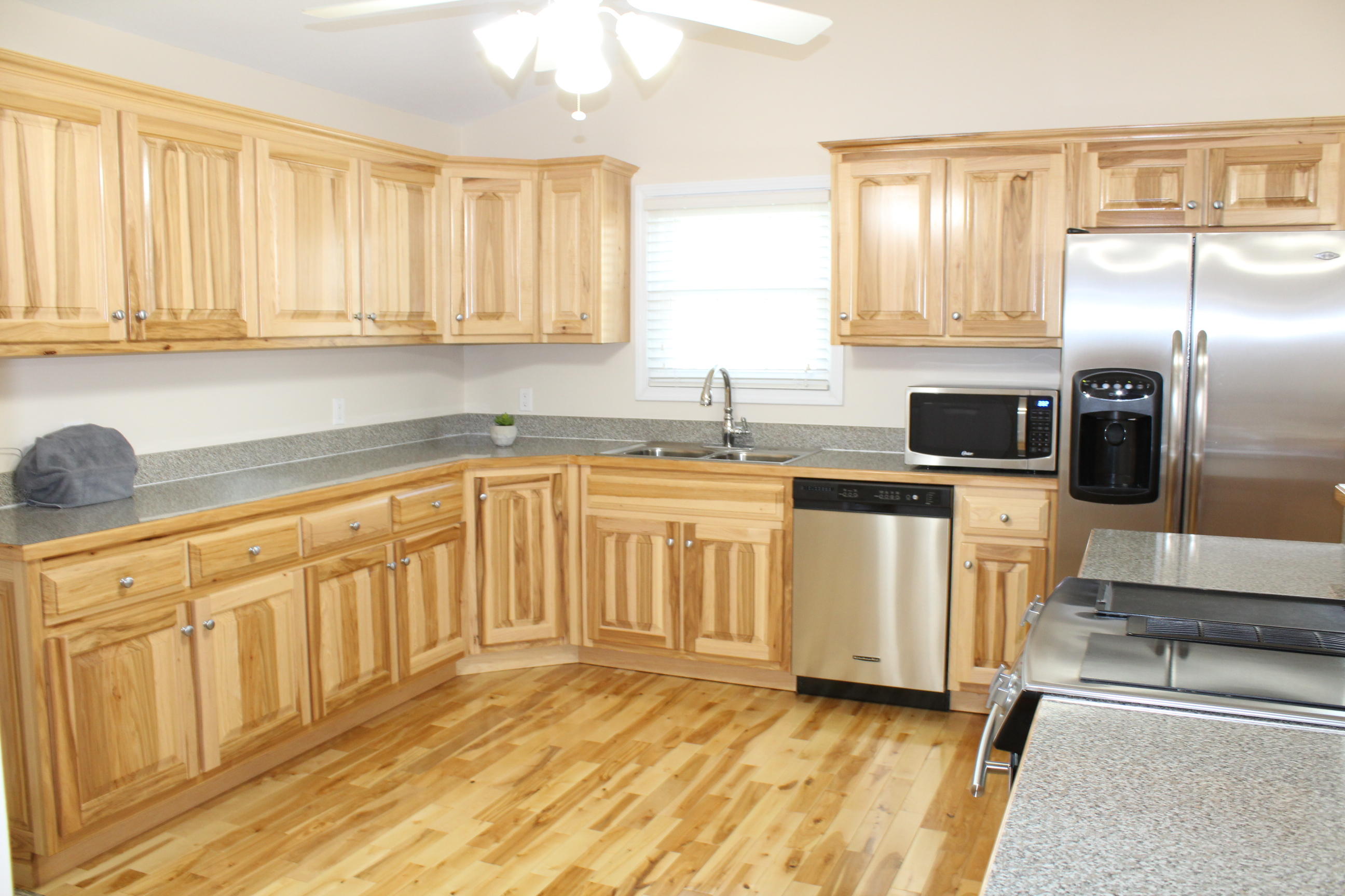 911 Goosepond Road Monterey, TN 38574 - Photo 7 of 25 Custom Hickory Cabinetry
