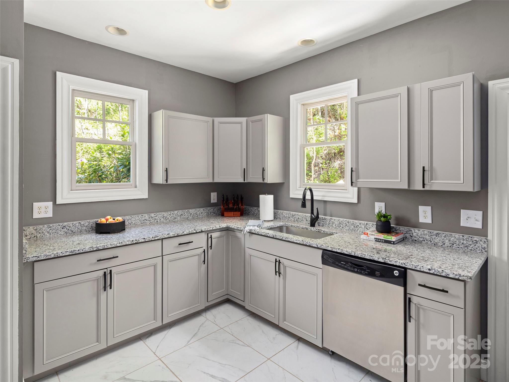 403 Baird Cove Road Asheville, NC 28804 - Photo 13 of 23