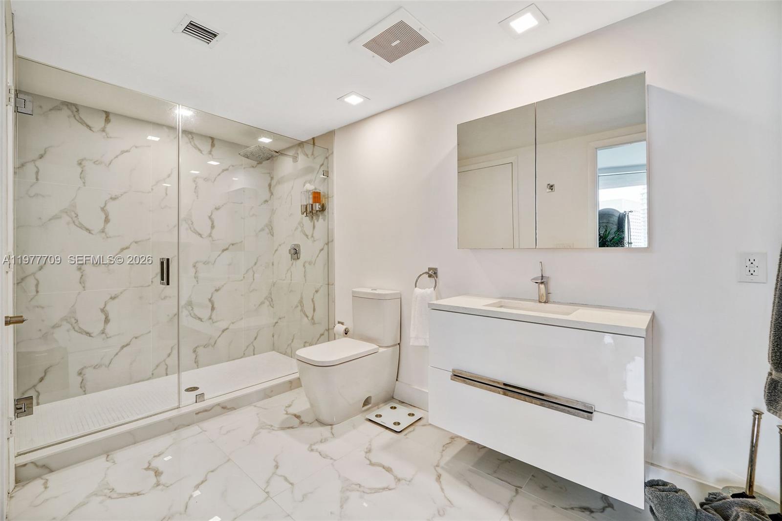 495 Brickell Avenue, Unit 2804 Miami, FL 33131 - Photo 25 of 38