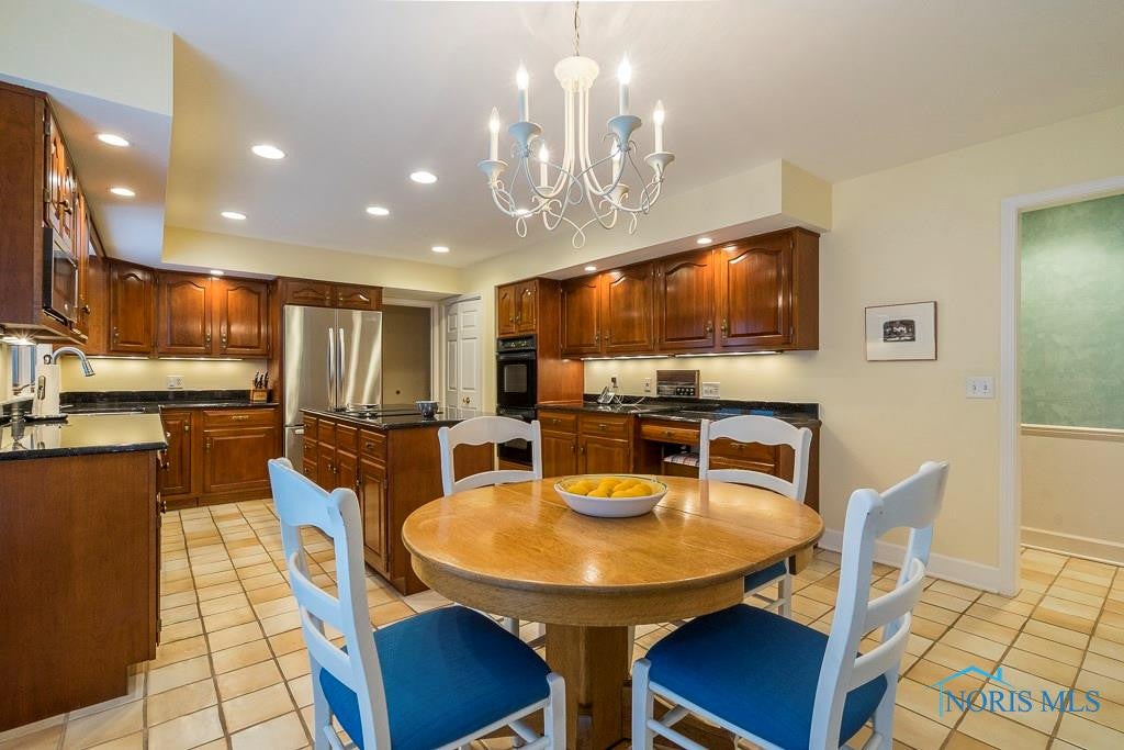 3011 Secretariat Road Toledo, OH 43615 - Photo 15 of 34 Eat-in Kitchen
