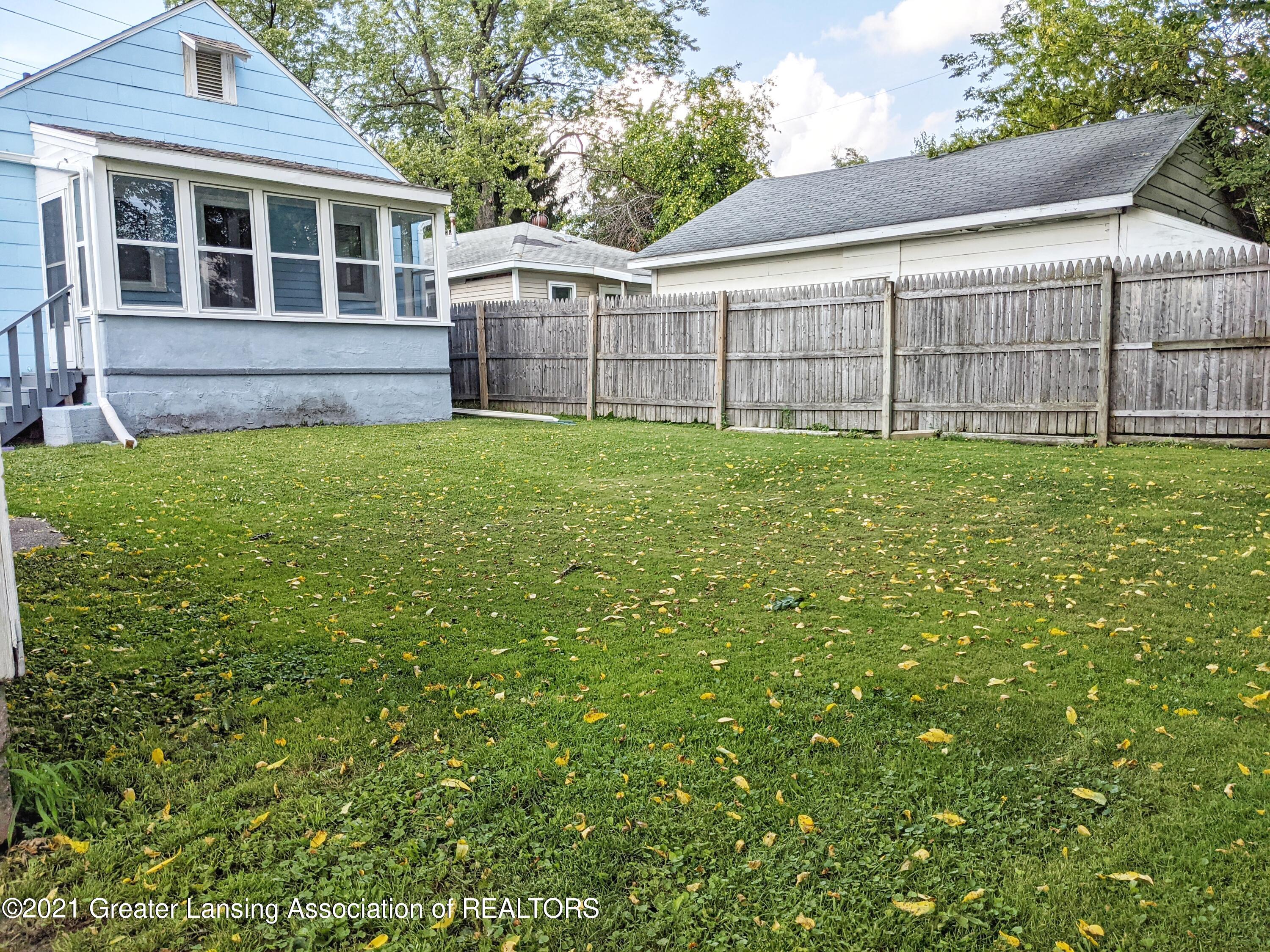 1132 Lake Lansing Road Lansing, MI 48906 - Photo 27 of 29 PXL_20210824_210536744.MP-01
