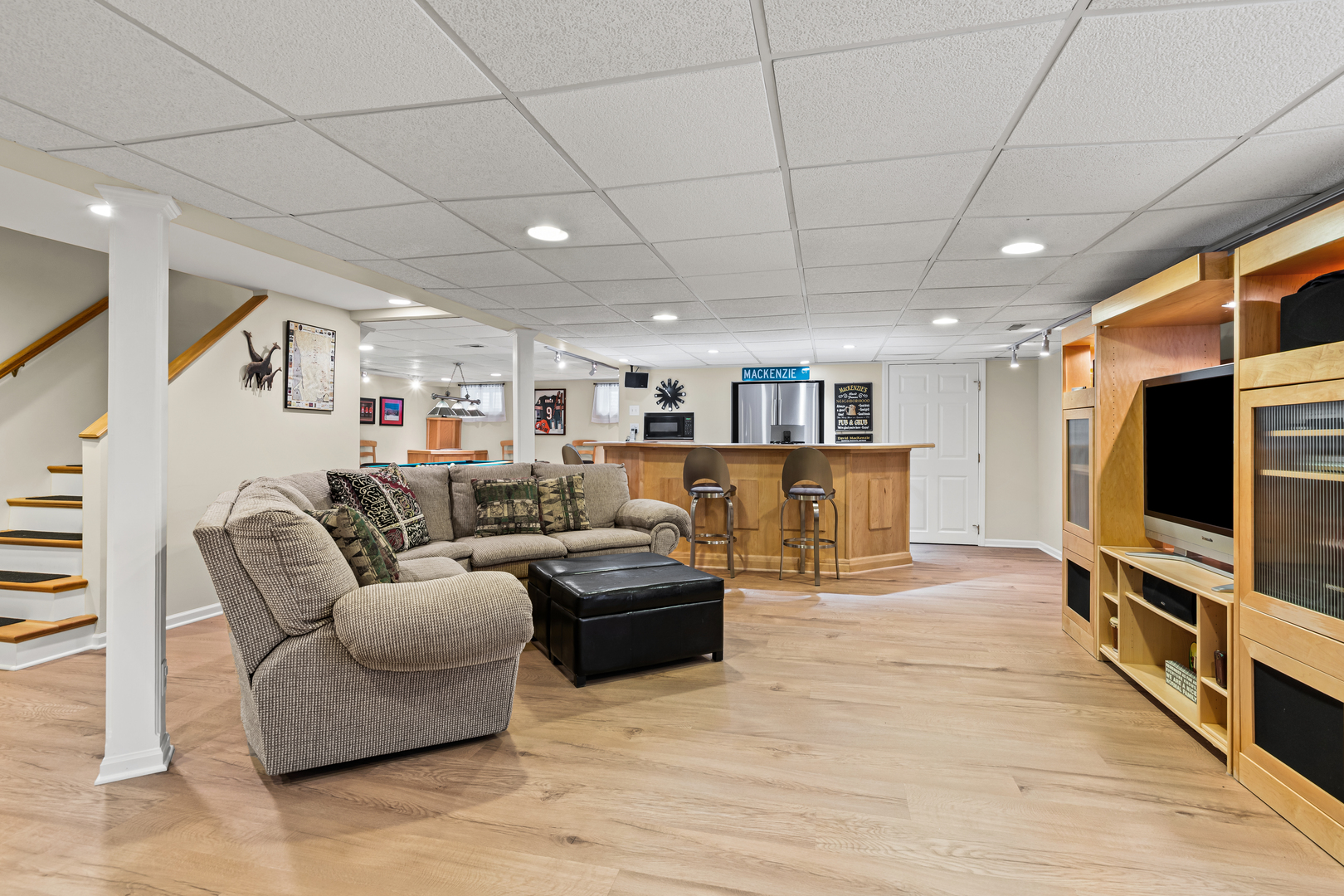 290 Cold Spring Road Barrington, IL 60010 - Photo 26 of 35 a living room with furniture and a flat screen tv