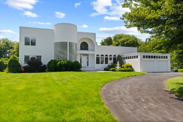 $1,100,000 | 45 Brookview Court, Groton, CT 06340