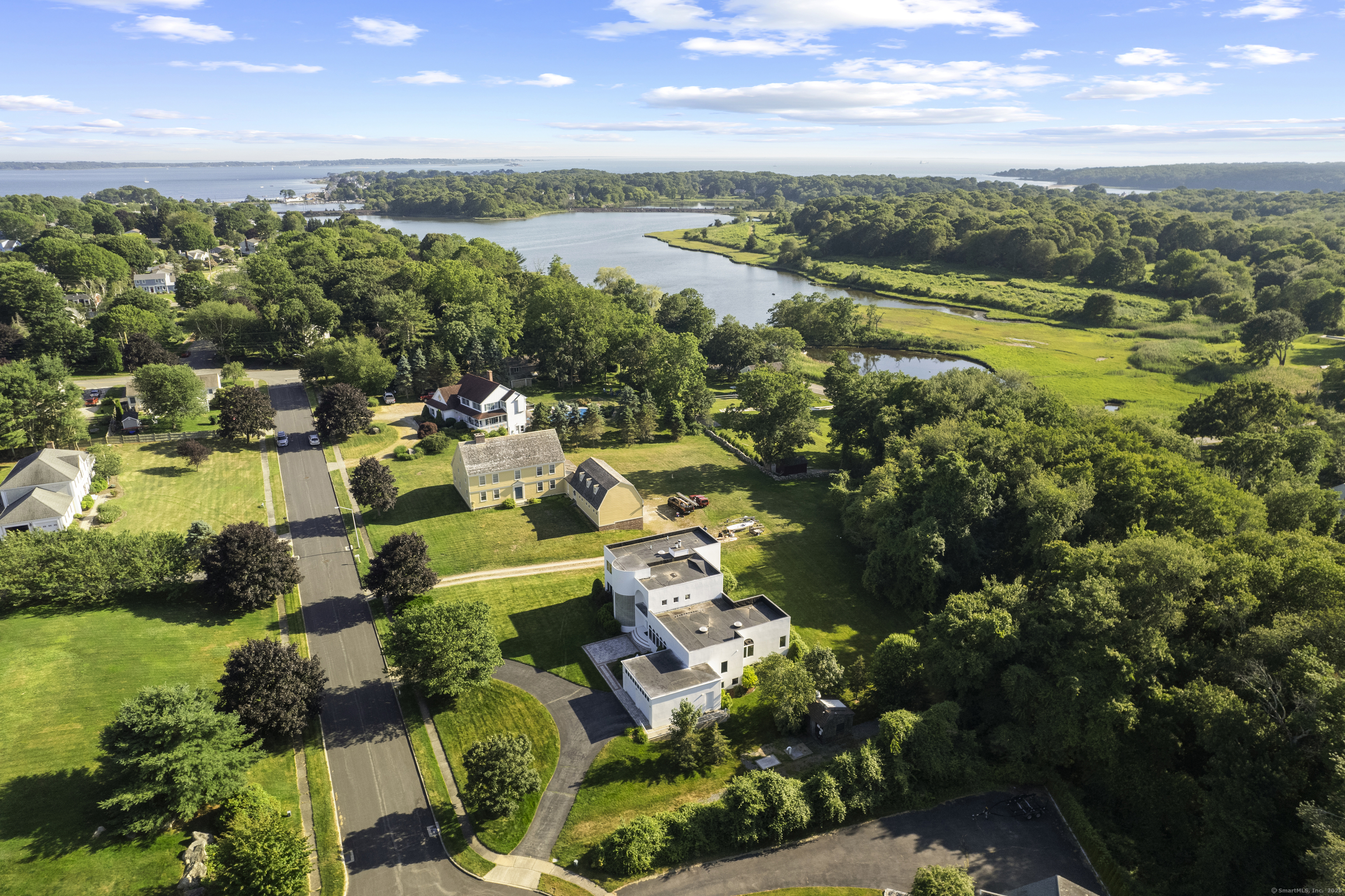 45 Brookview Court Groton, CT 06340 - Photo 3 of 38