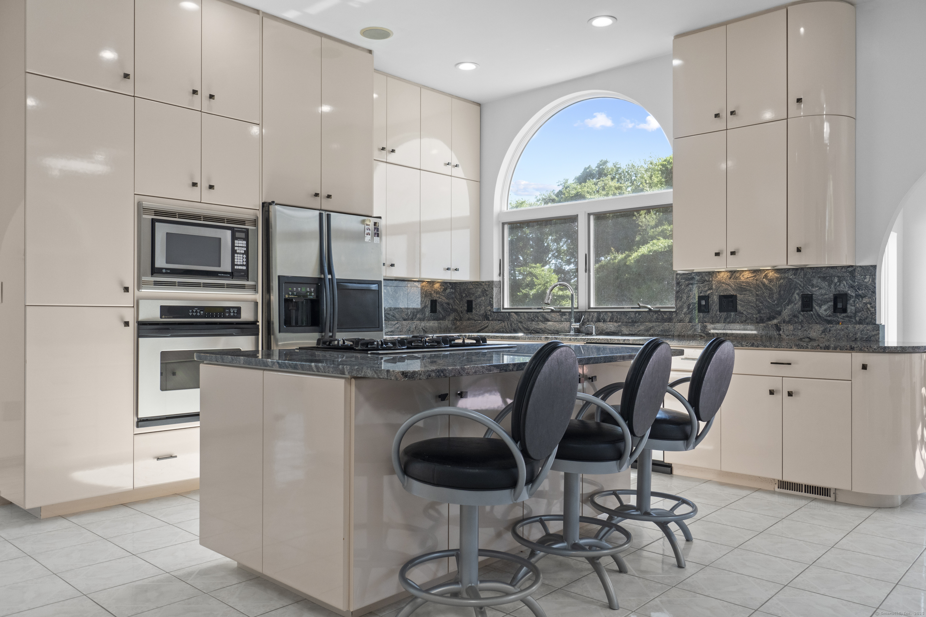 45 Brookview Court Groton, CT 06340 - Photo 10 of 38