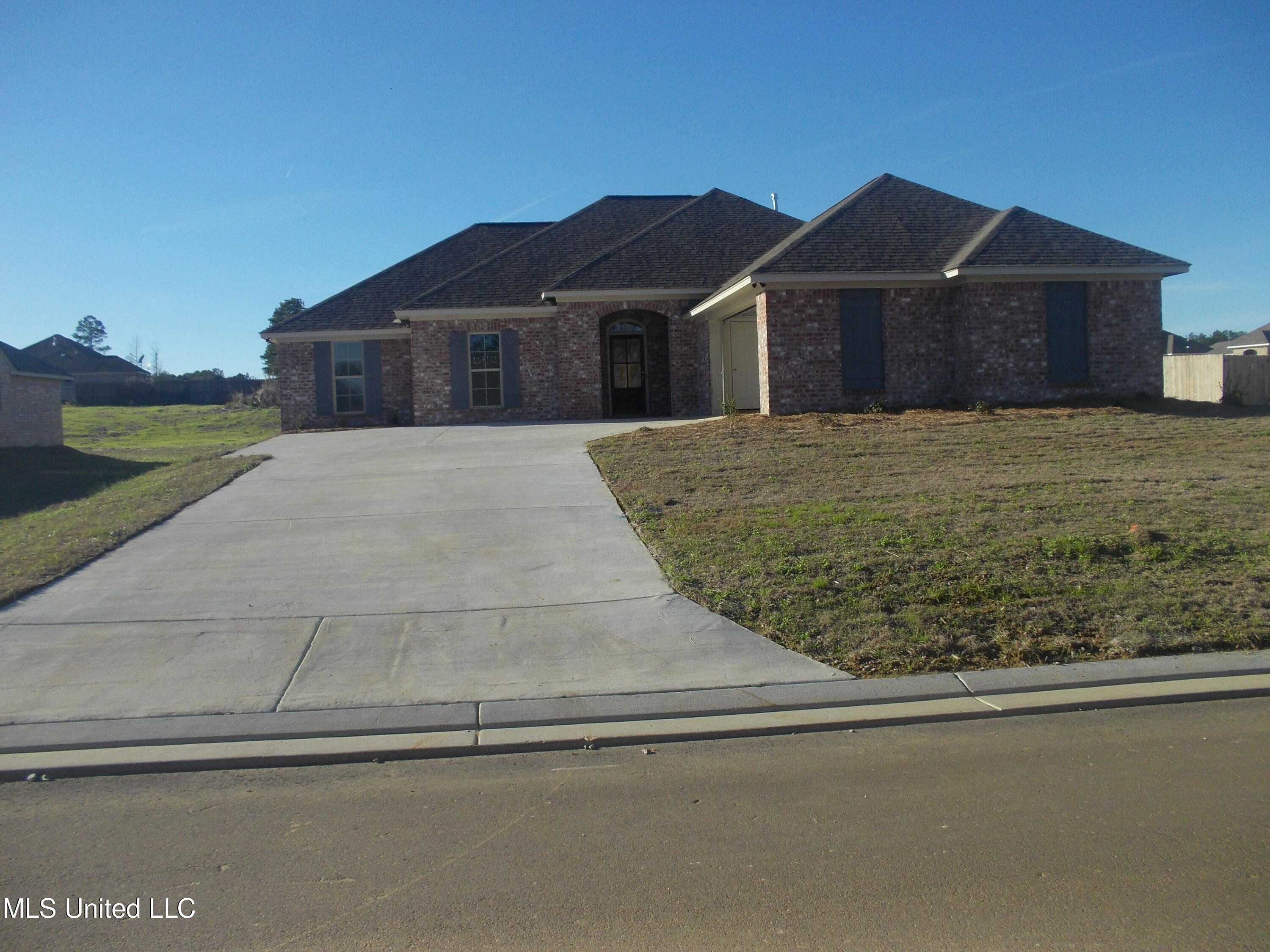 105 Rotherfield Place Canton, MS 39046 - Photo 3 of 8 DSCN0362
