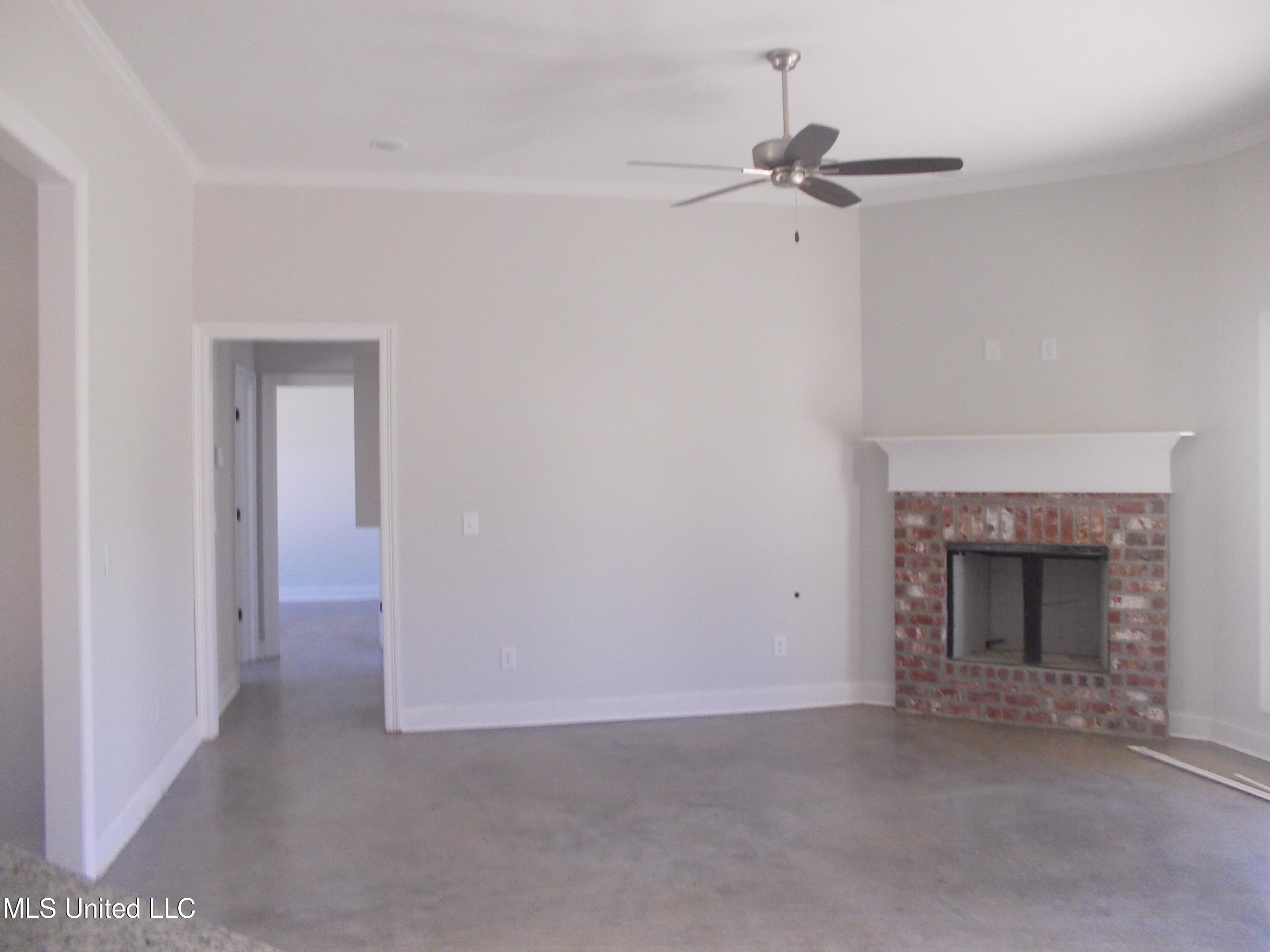 105 Rotherfield Place Canton, MS 39046 - Photo 4 of 8 DSCN0365