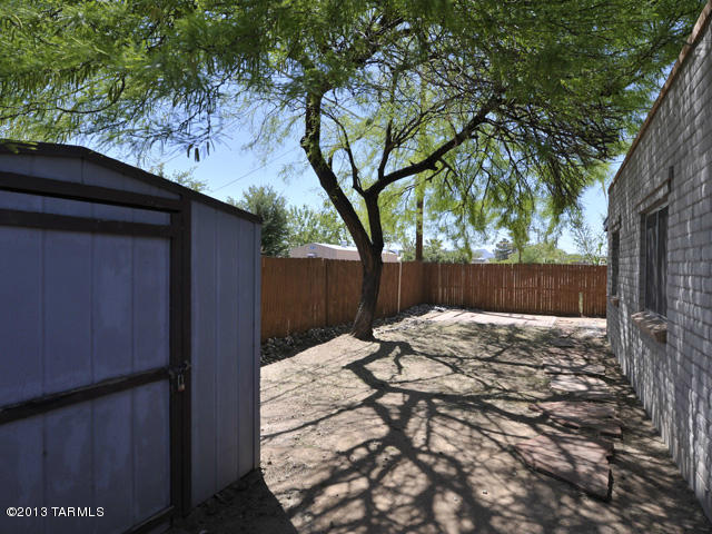 211 West Roger Road, Unit 13 Tucson, AZ 85705 - Photo 19 of 23
