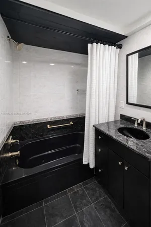 $2,500 | 1175 Northeast Miami Gardens Drive, Unit 202, Miami, FL 33179