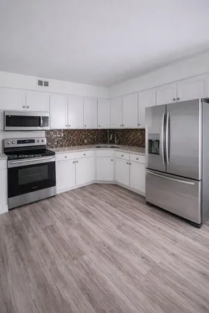 $2,500 | 1175 Northeast Miami Gardens Drive, Unit 202, Miami, FL 33179