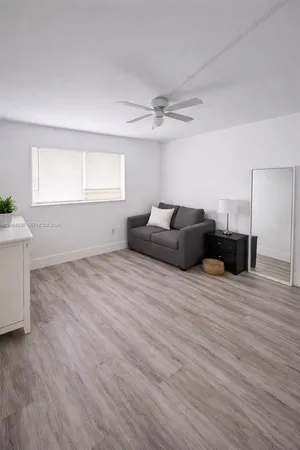 $2,500 | 1175 Northeast Miami Gardens Drive, Unit 202, Miami, FL 33179