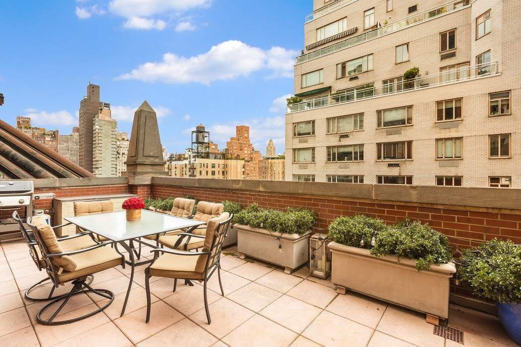 188 East 70th Street, Unit 10D Manhattan, NY 10021 - Photo 2 of 14