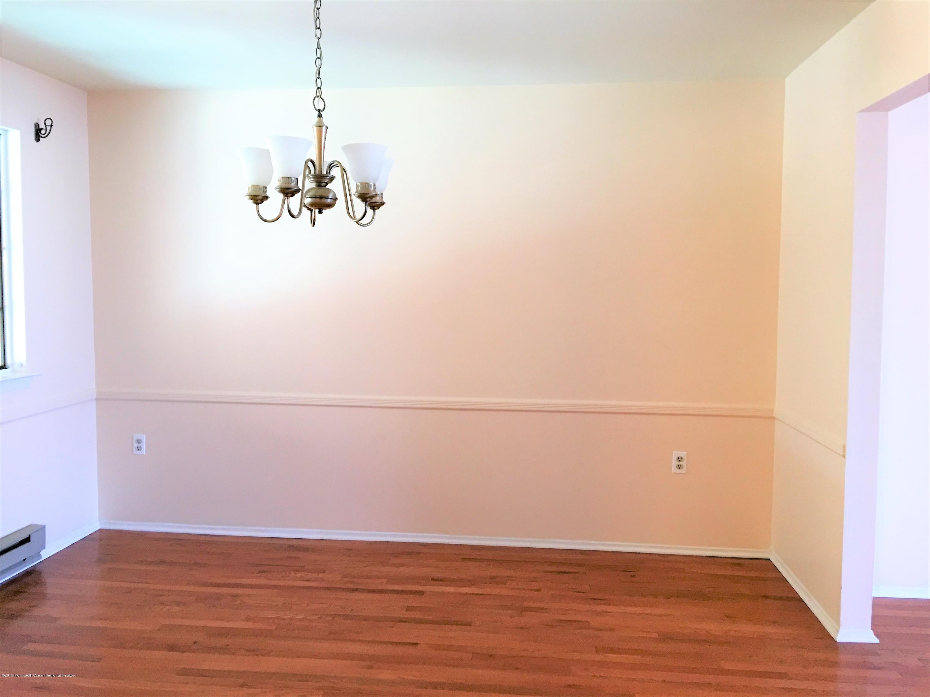 34 Berkshire Road, Unit 65 Whiting, NJ 08759 - Photo 13 of 16 dining room