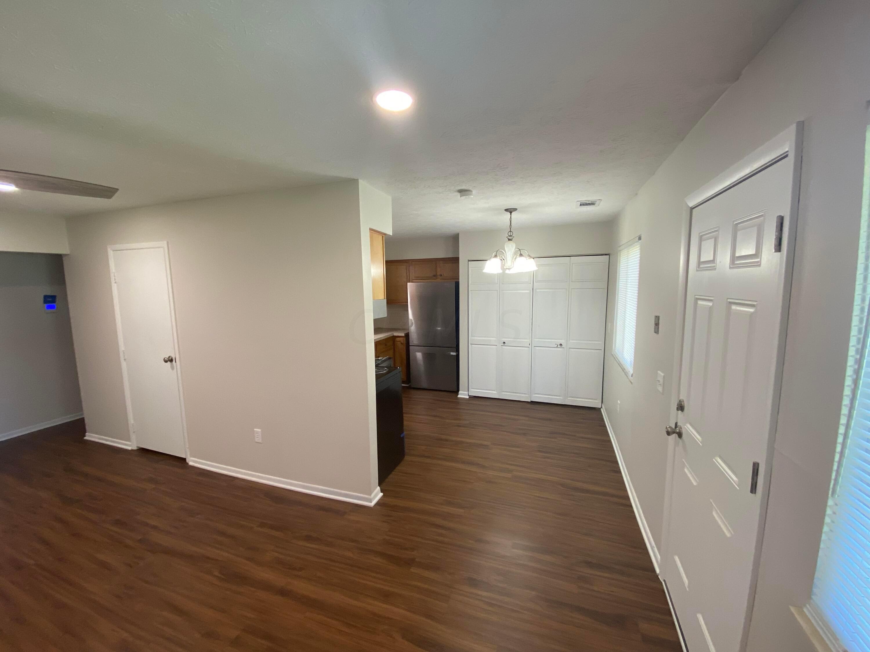 896-906 South Spring Road Westerville, OH 43081 - Photo 20 of 31 906 S Spring - Photo 03 - Living Room to