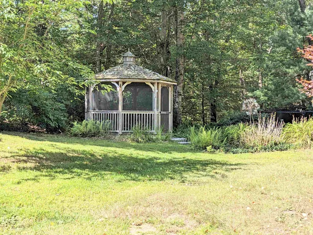 $850,000 | 155 Chase Road, South Hampton, NH 03827