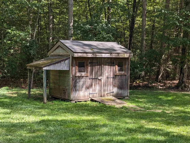 $850,000 | 155 Chase Road, South Hampton, NH 03827