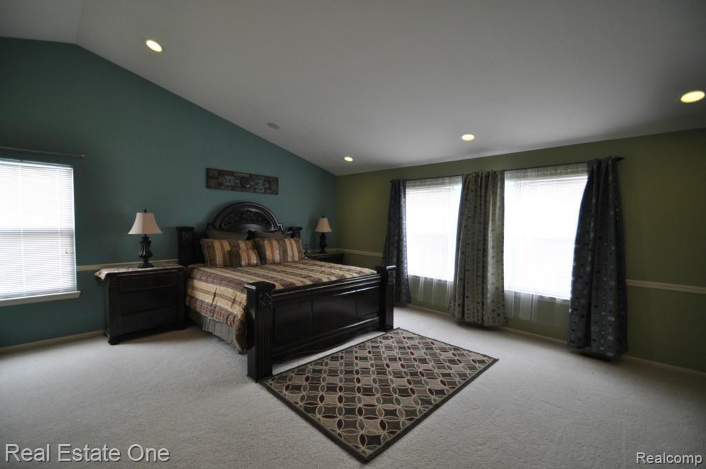 618 East Nawakwa Road Rochester, MI 48307 - Photo 17 of 30 16.jpg