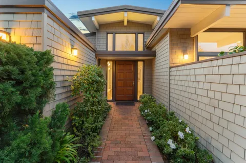 a view of entrance door of the house