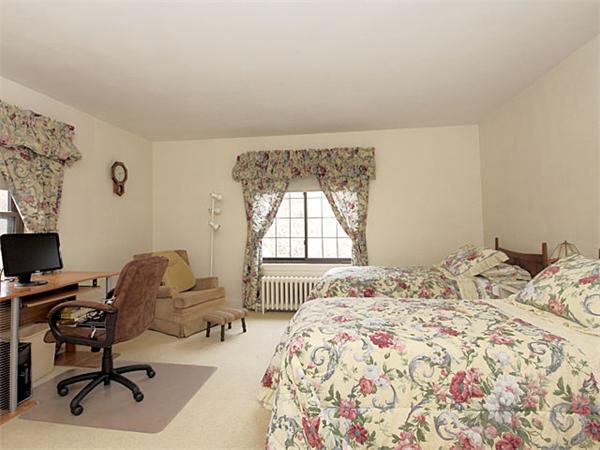 140 Clark Road Brookline, MA 02445 - Photo 11 of 16 Gallery Image 11