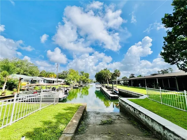 $209,000 | 1412 Southeast Paradise Avenue, Unit 8, Crystal River, FL 34429