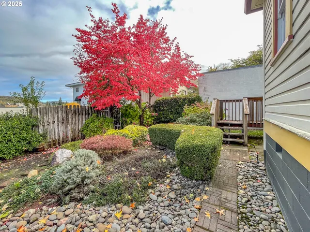 a balcony with an outdoor space