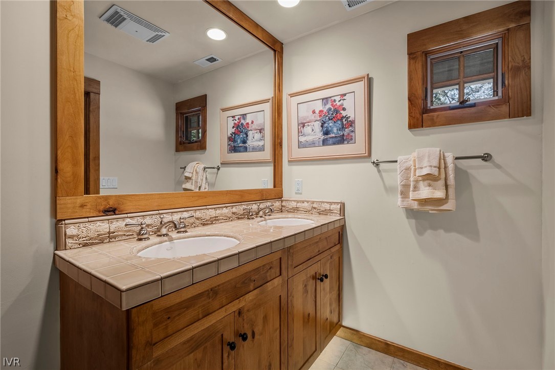 1077 Sawmill Road Incline Village, NV 89451 - Photo 23 of 28 Guest Bath