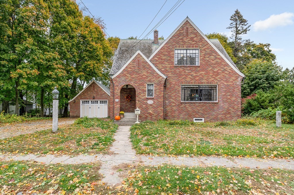 64 Florence Road Lowell, MA 01851 - Photo 1 of 42 Gallery Image 1