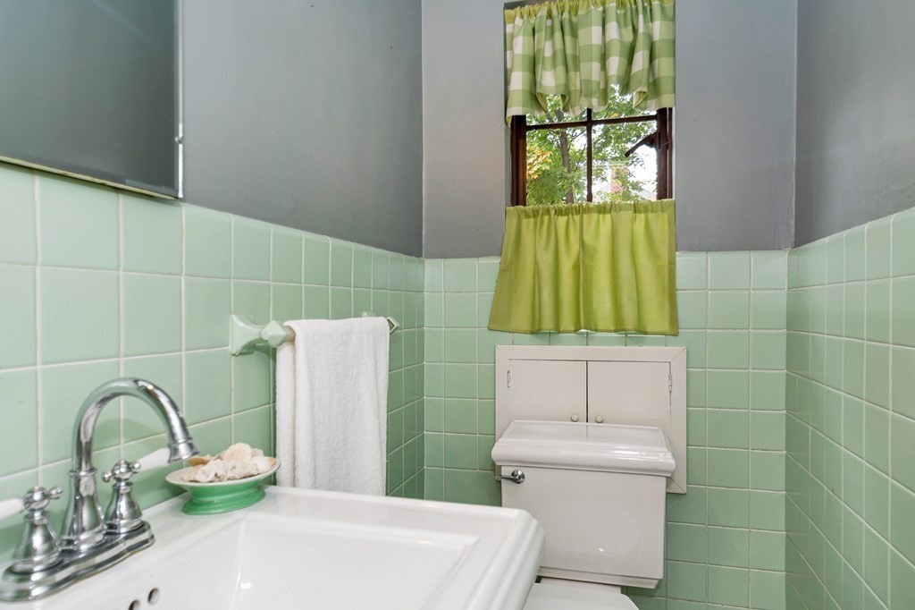 64 Florence Road Lowell, MA 01851 - Photo 14 of 42 Gallery Image 14