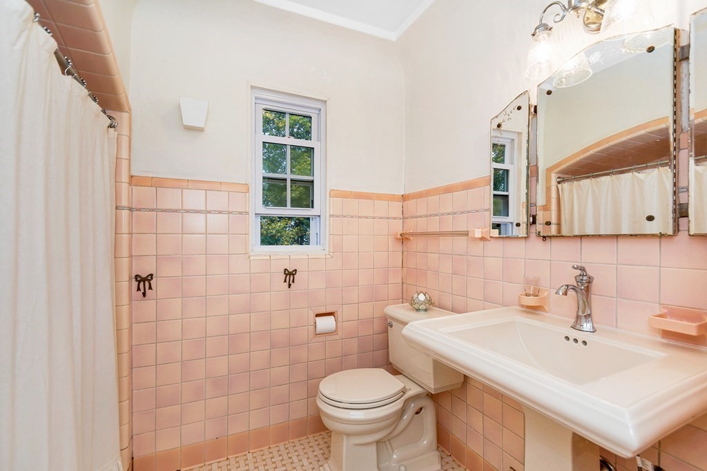 64 Florence Road Lowell, MA 01851 - Photo 21 of 42 Gallery Image 21