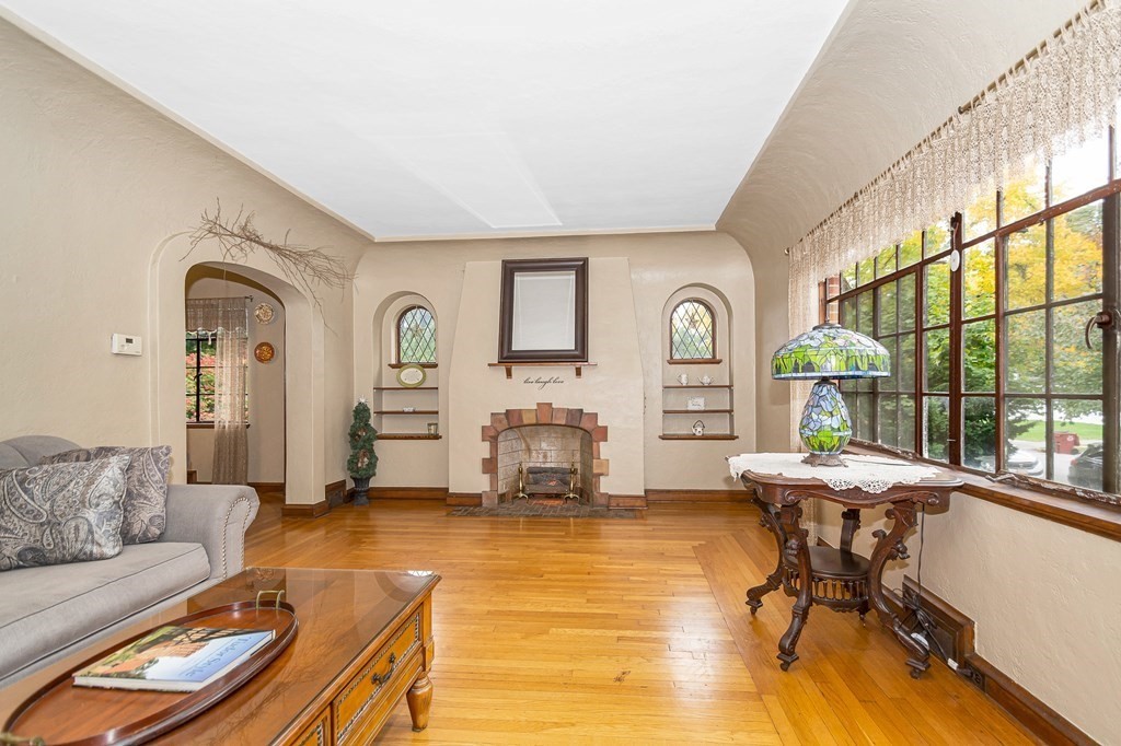 64 Florence Road Lowell, MA 01851 - Photo 3 of 42 Gallery Image 3