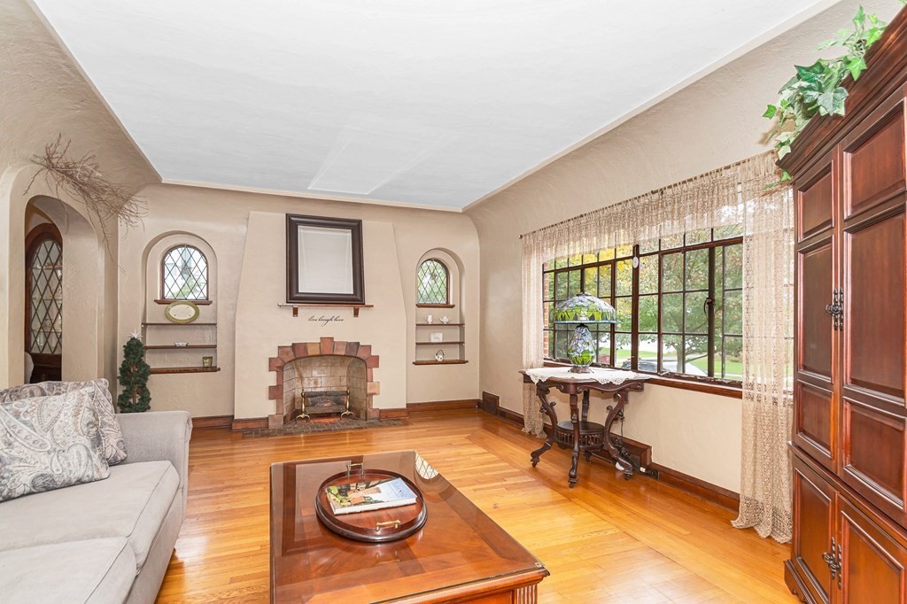 64 Florence Road Lowell, MA 01851 - Photo 4 of 42 Gallery Image 4