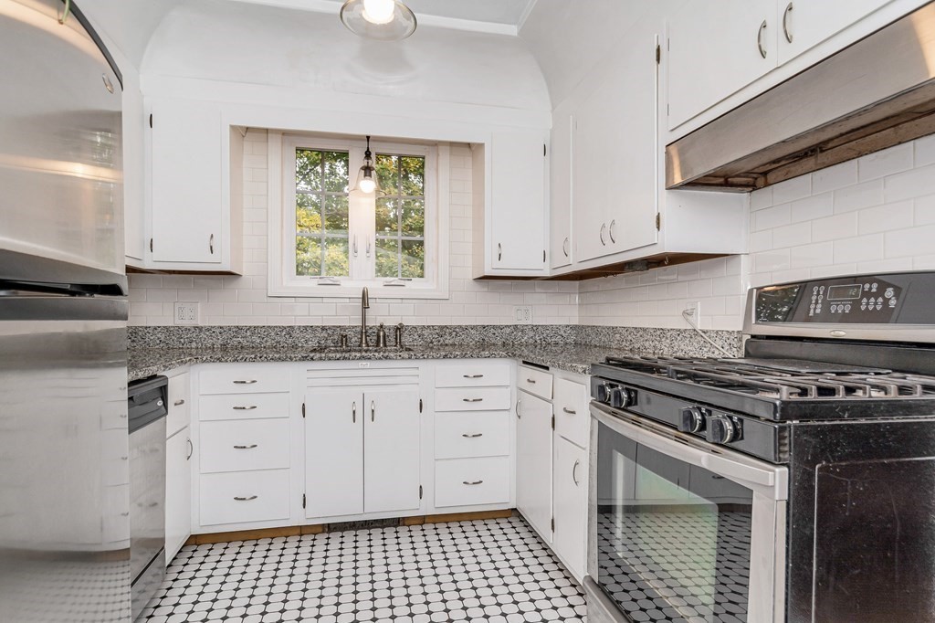64 Florence Road Lowell, MA 01851 - Photo 10 of 42 Gallery Image 10