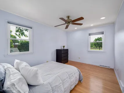$749,900 | 113 Oak Street, Elmhurst, IL 60126
