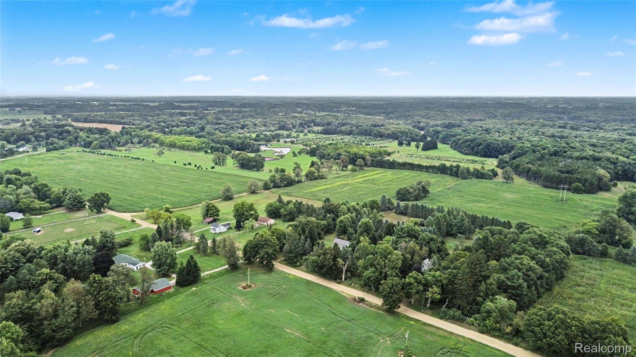 8145 Beardslee Road Owosso, MI 48867 - Photo 25 of 27 035_file_1201.jpg
