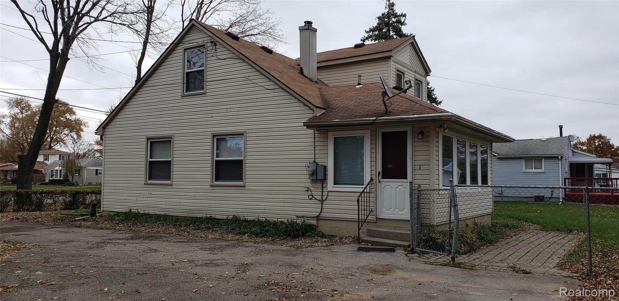14312 Stephens Road Warren, MI 48089 - Photo 5 of 35 2019-11-10 14.43