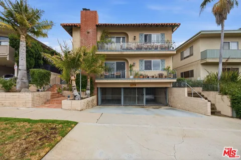 $549,000 | 11718 Darlington Avenue, Unit 7, Los Angeles, CA 90049