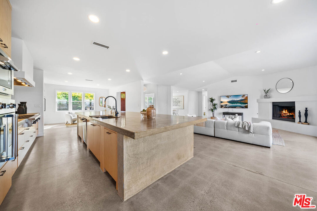 32070 Vía Vera Bonsall, CA 92003 - Photo 4 of 75