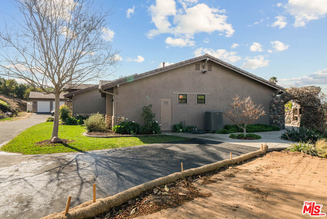 32070 Vía Vera Bonsall, CA 92003 - Photo 64 of 75