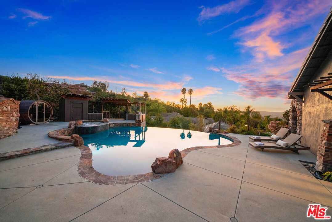 32070 Vía Vera Bonsall, CA 92003 - Photo 67 of 75 a view of a terrace with sitting area