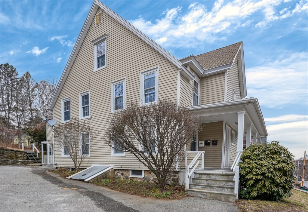 17 Mason Street Hudson, MA 01749 - Photo 2 of 28