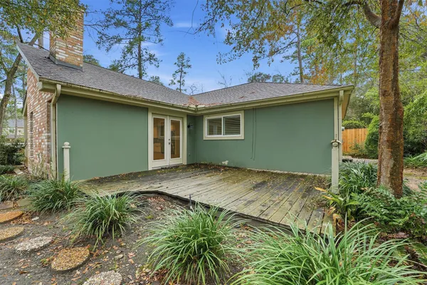 a view of backyard of a house