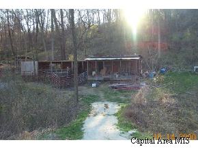 1515 Exeter Road Winchester, IL 62694 - Photo 3 of 4